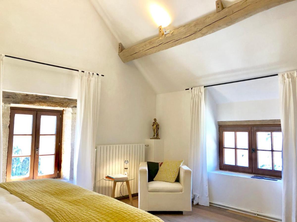 La Cour Des Delices Bed and Breakfast Gigny  Exteriör bild