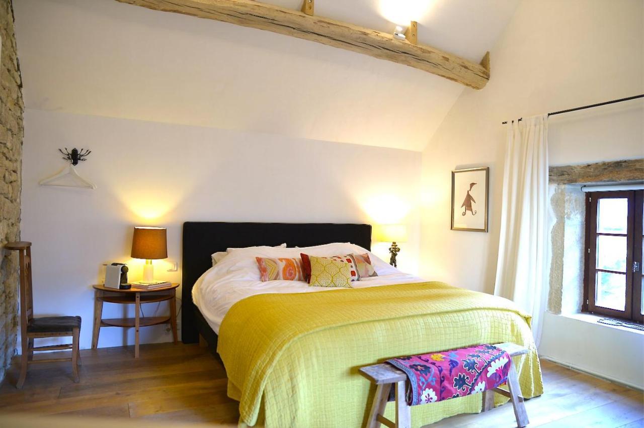 La Cour Des Delices Bed and Breakfast Gigny  Exteriör bild