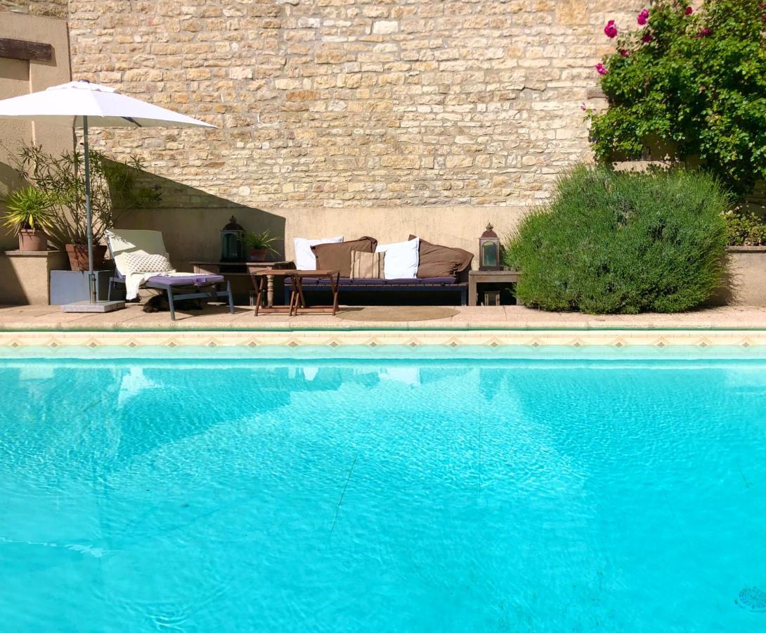 La Cour Des Delices Bed and Breakfast Gigny  Exteriör bild
