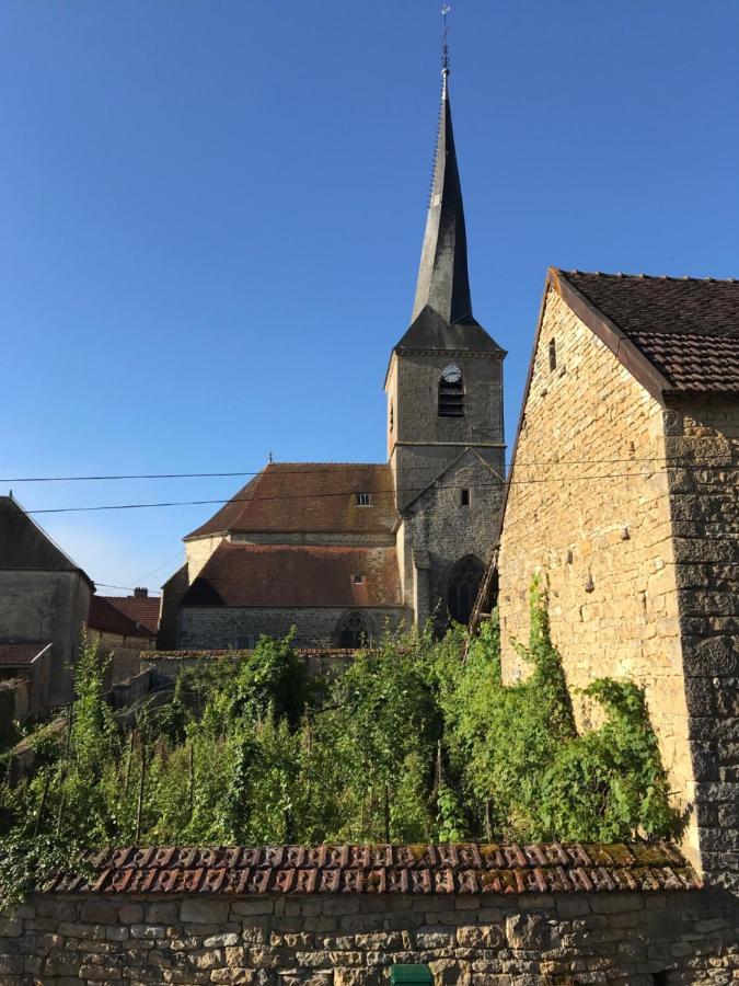 La Cour Des Delices Bed and Breakfast Gigny  Exteriör bild